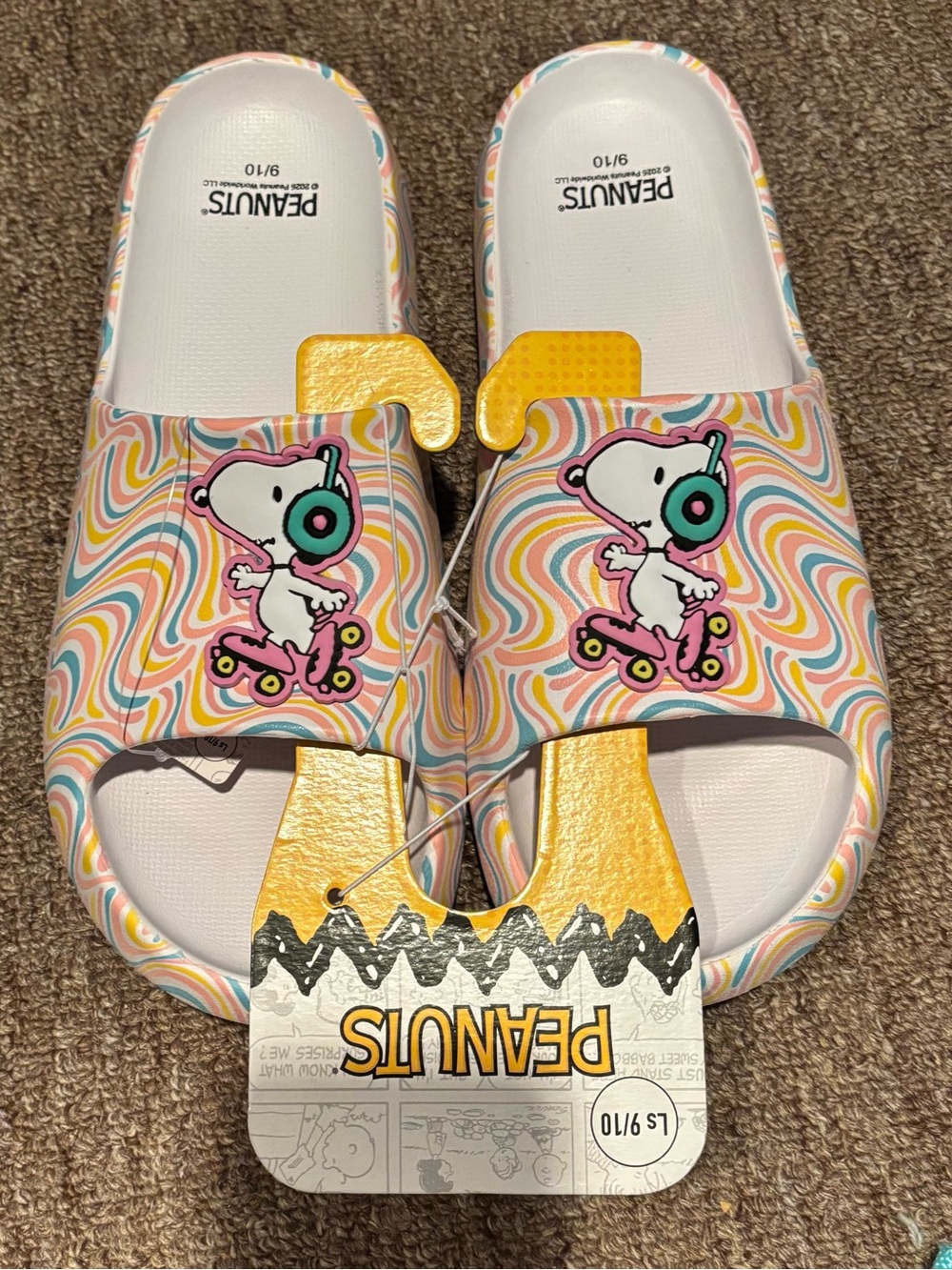 Peanuts ladies Snoopy Pink Multi Slide  size 9/10